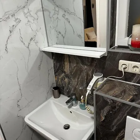 Melissa Apartman